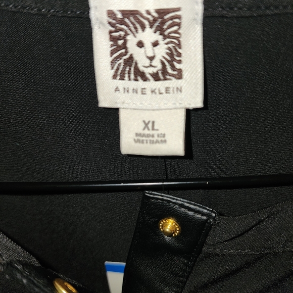 Anne Klein - Picture 2 of 6